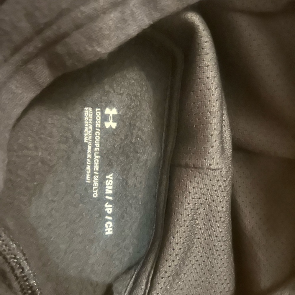 Under Armour Black Hoodie Youth size small - Picture 2 of 2
